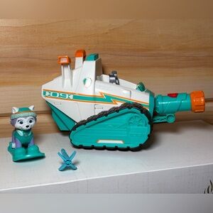 Rare! Paw Patrol Everest deluxe Snowmobile w/ missile launcher & snowboard.